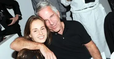 رونمایی از آخرین همسر جفری اپستین! | یک زن مرموز بلاروسی که وارث ثروت اپستین شد | کارینا شولیاک کیست؟‌