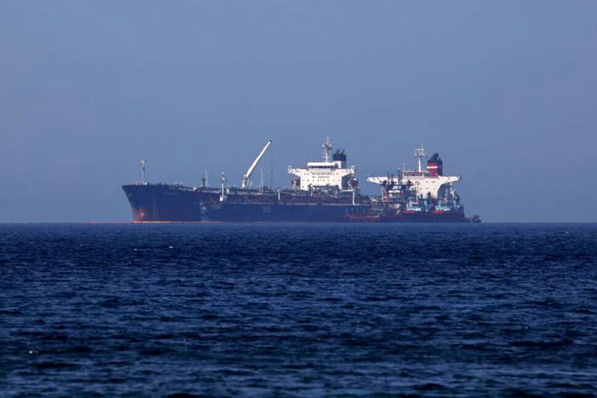 بلومبرگ: نفتکش‌هایی که نفت ایران را جابه‌جا می‌کردند، اکنون نفت روسیه را حمل می‌کنند

