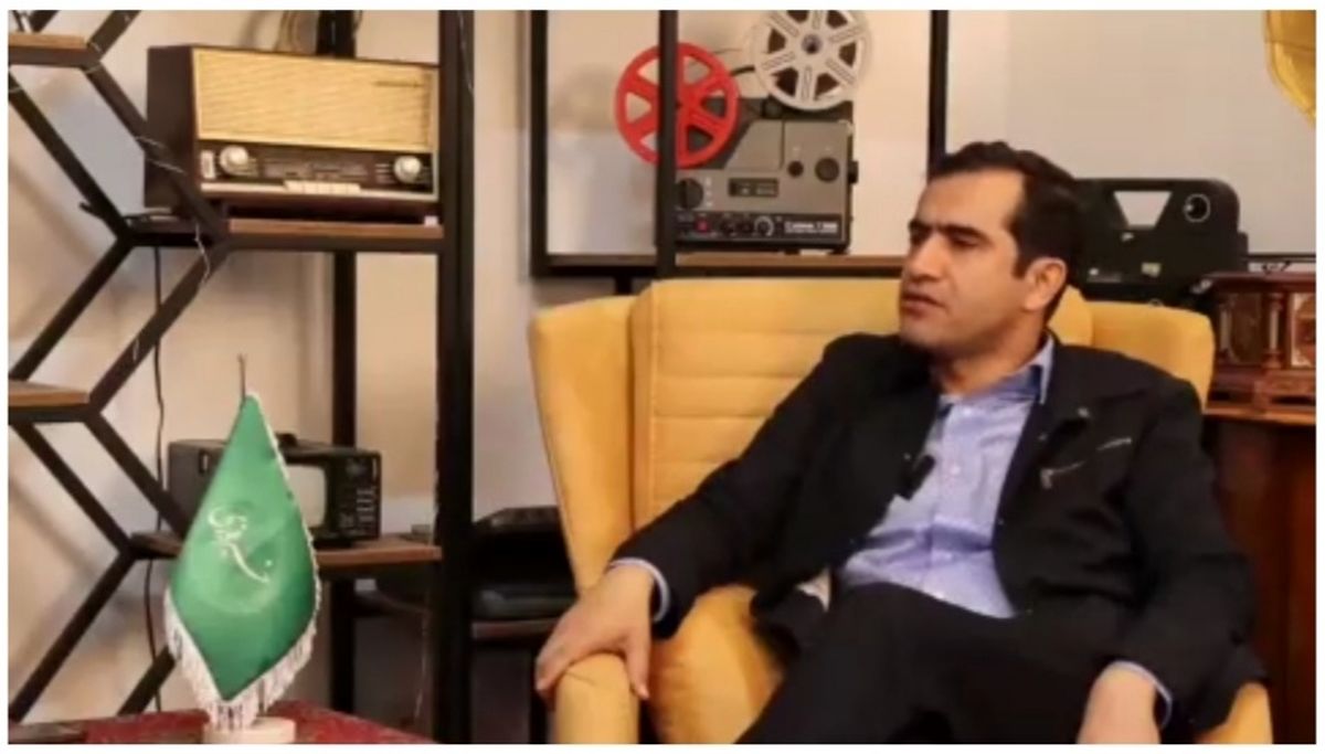 مجید حسینی: خانه و ماشین خوب دارم و از فقیرنمایی متنفرم/ با افشاگری موافقم/ دولت هر وقت میخواهد چیزی را گران کند میاندازد گردن قاچاقچیها/ مالهکشان به جای توضیح اصل سفر خانواده قالیباف، دنبال افشاگر هستند
