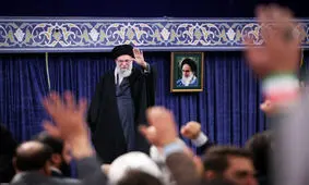  رهبر انقلاب در پاسخ به تهدیدهای ترامپ: خطرناک‌تر از ناو، سلاحی است که می‌تواند آنرا به قعر دریا بفرستد/ قوی‌ترین ارتش دنیا هم گاهی ممکن است چنان سیلی بخورد که نتواند از جا بلند شود