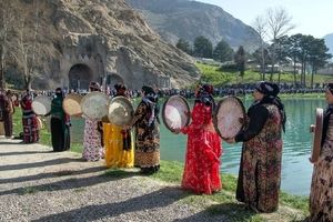 جشنواره برادری اقوام ایرانی پرمخاطب ترین برنامه نوروزی غرب کشور شد