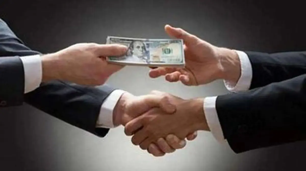 اعتراض روزنامه اصولگرا به شیوه حکمرانی؛ شعار مبازره با فساد می‌دهیم اما فساد آشکار را فسادنمائی می‌دانیم!