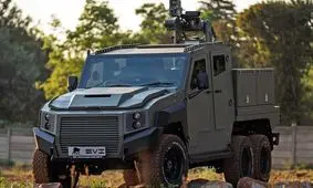تصاویر جدیدترین لندکروزر نظامی/ خودروی جنگی تویوتا چه مشخصاتی دارد؟