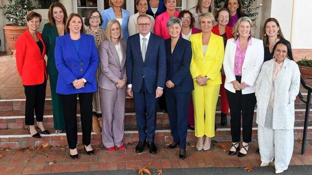 دولت جدید استرالیا با ۱۳ وزیر زن سوگند یاد کرد/ اولین وزیر زن مسلمان تاریخ این کشور

