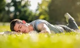 تابستان چگونه مغز را تحت تأثیر قرار می‌دهد؟