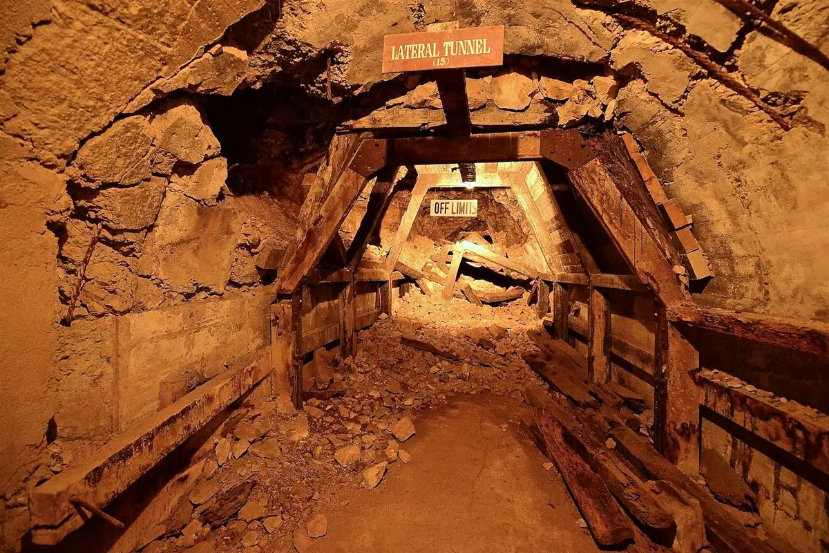 لحظه ریزش یک معدن در کنگو؛ ۸۰ نفر کشته شدند/ ویدئو