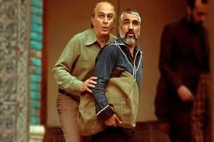 بوسیدن دست بیژن بنفشه خواه توسط پژمان جمشیدی/ ویدئو