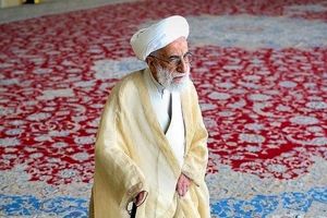  سفر به تاریخ؛ «آیت الله جنتی و صادق خلخالی» در تحصن دانشگاه تهران؛ سال ۱۳۵۷/ عکس

