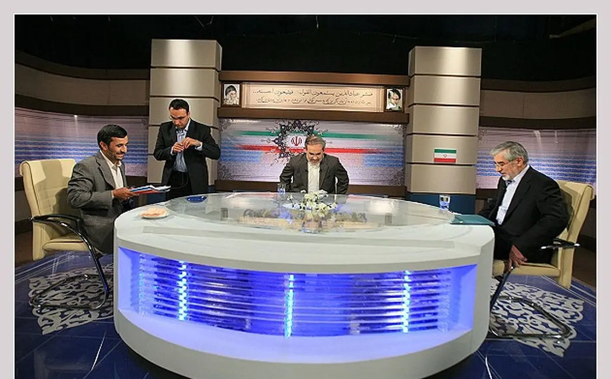احمدی نژاد، خود را شاگرد میرحسین موسوی می‌دانست/ بعد از مناظره مشهور ۸۸، نزدیکان او دست‌و‌پایش را بوسیدند که چه موضوعاتی مطرح کرده است!