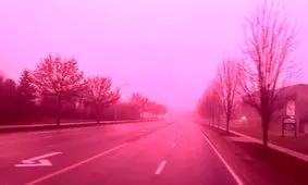 مه گرفتگی نادر به رنگ صورتی/ ویدئو