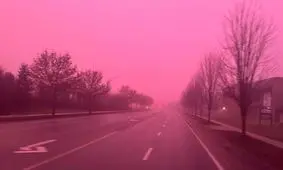 مه گرفتگی نادر به رنگ صورتی/ ویدئو