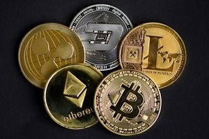 قیمت ارز‌های دیجیتال یکشنبه ۱۱ خرداد؛ تقلب اتریوم از روی دست بیت کوین