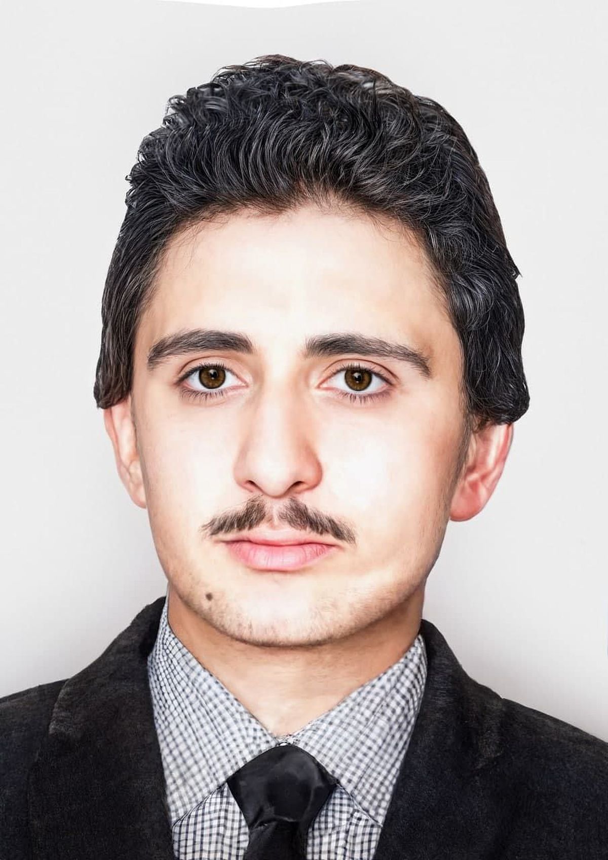 شهیدی از خانواده غیرمذهبی که نماز شب خوان شد !