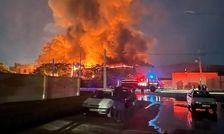 آتش‌سوزی گسترده در کارخانه قیام نخ/ ویدئو