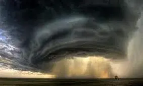 طوفان پسر ۴ ساله را برد