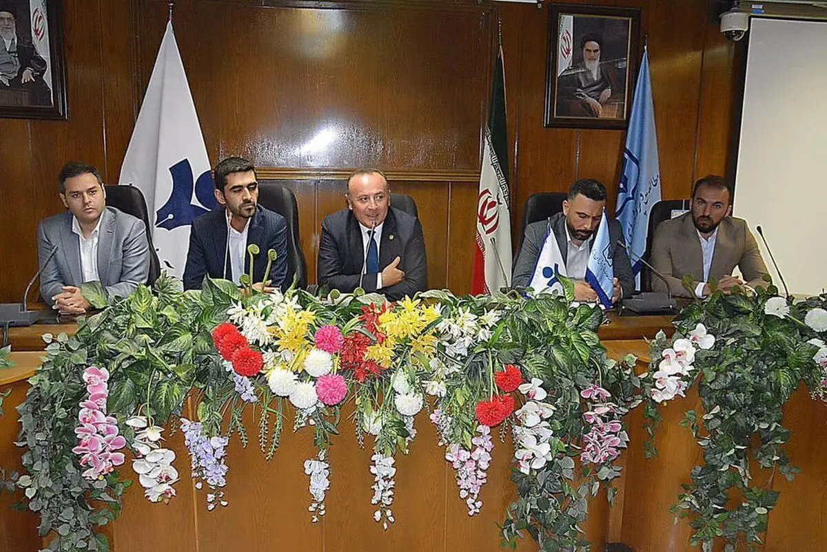 صدور مجوز از طرف مرکز آموزش بازرگانی به موسسه بین المللی آوالیان

