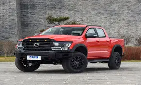 کشیدن 3 کامیون معدن توسط خودرو غول پیکر بازار ایران/ ویدئو