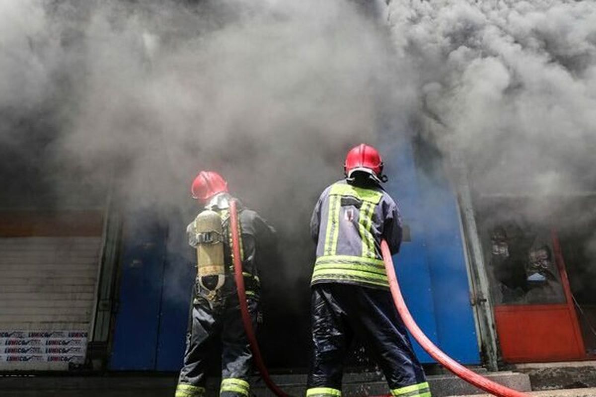 مهار آتش‌سوزی در بلوار امیرآباد شمالی تهران
