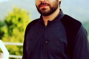 ساده زیستی بهروز زبانزد بود و شرافت را به زندگی زمینی ترجیح می داد