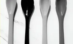 اگر قاشق قرمز را در این تصویر سیاه و سفید پیدا کنید، جزو ۵ درصد برتر جامعه با ضریب هوشی بالا هستید