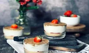 طرز تهیه دسر لیوانی با بیسکویت ساده