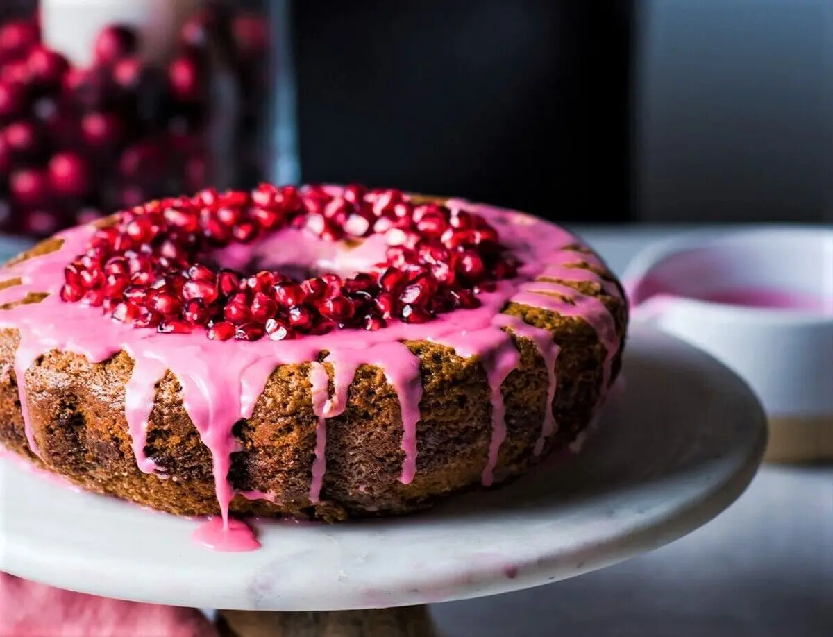 کیک انار را با این دستور برای شب چله درست کنید 