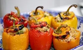 دستور تهیه 9 مدل غذا با فلفل دلمه ای
