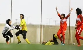 حواشی نیم‌فصل فوتبال زنان از تعطیلی‌ لیگ تا حضور کرونایی‌ها در زمین

