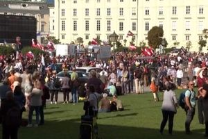 تظاهرات هزاران نفری در وین علیه اثر منفی تحریم‌ های روسیه/ ویدئو
