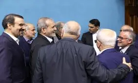 دیدار اساتید سیاست خارجی و روابط بین‌الملل با پزشکیان/ تصاویر

