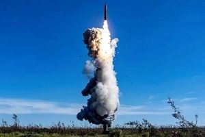 وبگاه عبری: ایران ۲۰۰۰ موشک بالستیک دارد که می‌توانند به اسرائیل برسند