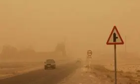 طوفان شن و بروز حادثه تصادف زنجیره‌ای در جاده نایین اردکان/ ویدئو