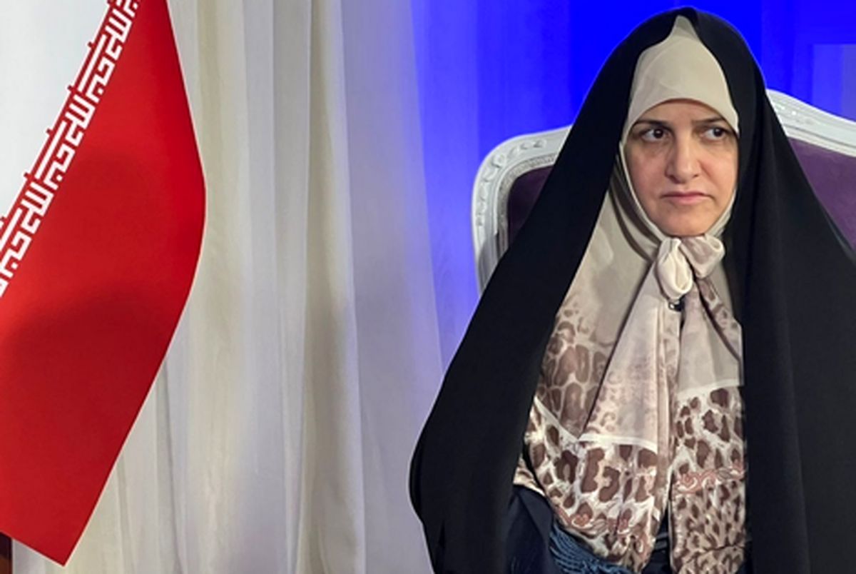 همسر شهید رئیسی: برخی کشورها میخواهند به جوانان ما القا کنند که ما بهدنبال بدبخت کردن آنها هستیم/ شهید رئیسی توانست مسئله تحریمها را حل کند