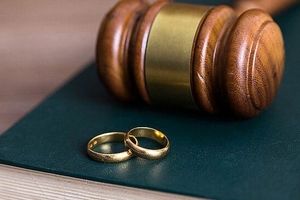درخواست طلاق به خاطر پارتی‌های شبانه زن جوان