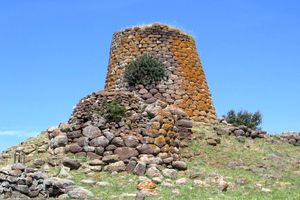 غول‌های سنگی باستانی؛ نگهبانان گورستان‌های ساردینیا
