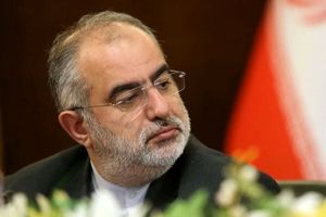 حسام‌الدین آشنا: شمخانی از ترور خود برای ملت قصه تعریف کرده است!