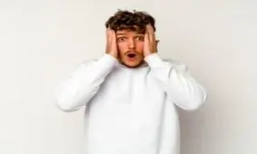 عشق عجیب و ترسناک مار پیتون به یک دختر جوان!