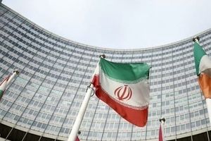 ایران تجهیزات ساخت قطعات سانتریفیوژ را به نطنز منتقل کرد