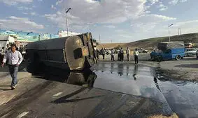 واژگونی تانکر حاوی مواد نفتی در حومه شهر کامیاران