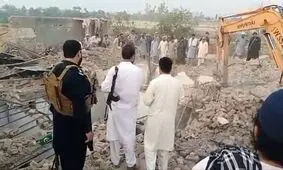 تلفات بمب‌گذاری انتحاری در پاکستان به ۱۲ کشته رسید

