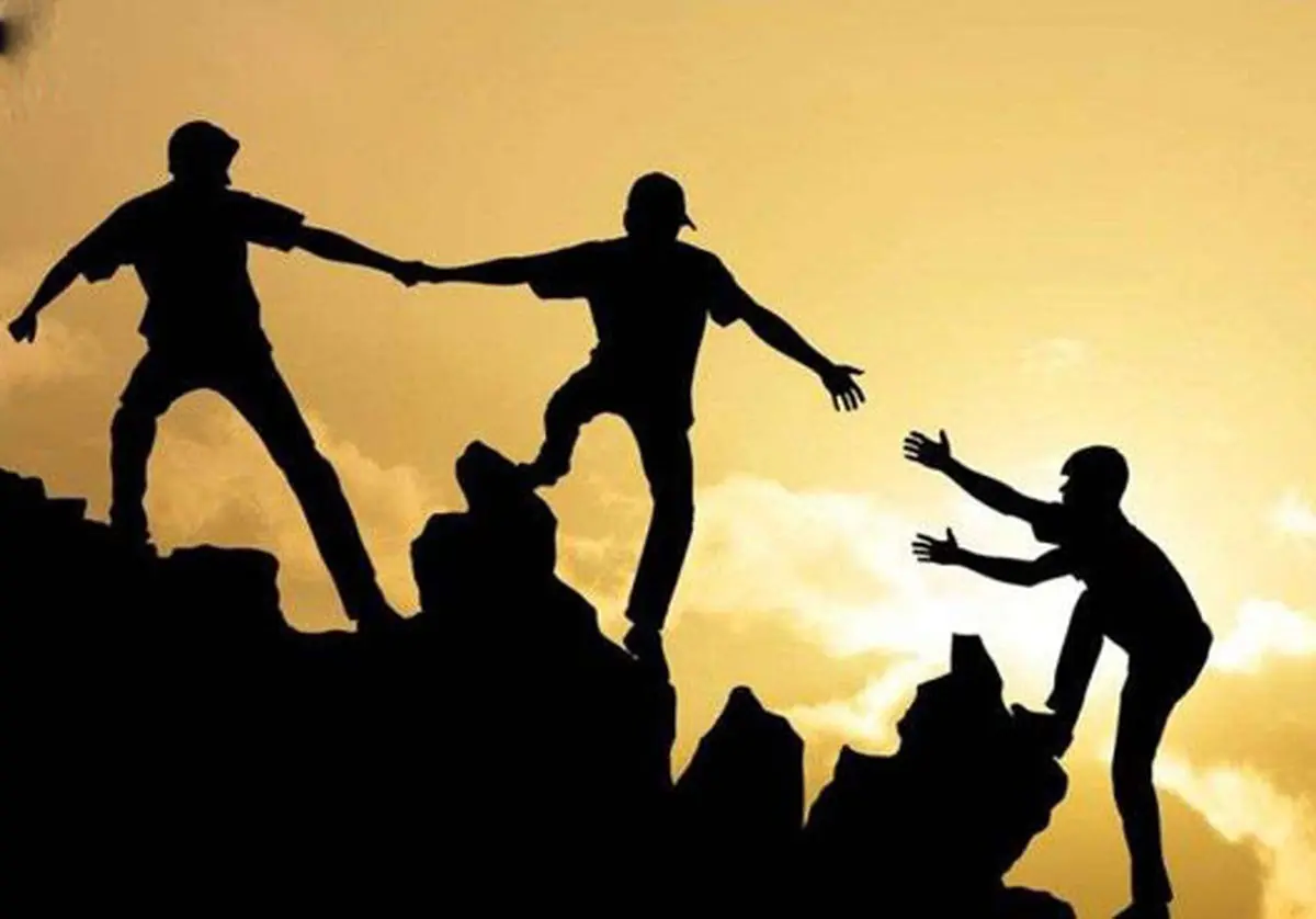 شما میانگینی از پنج نفری هستید که بیشترین وقت را با آنها می‌گذرانید؛ پس عاقلانه انتخاب کنید