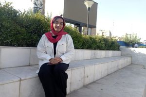شغل خطرناک‌ دختر ۲۳ ساله ایرانی/ فاطمه روزی ۱۲ ساعت در ارتفاع کار می‌کند با درآمد ۳۰ تا ۵۰ میلیون تومان در ماه/ عکس
