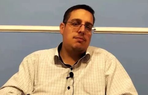 یکی از مدافعین قانون حجاب: هر روز در شبکه خانگی شلوارشان را می کشند پایین!/ ویدئو