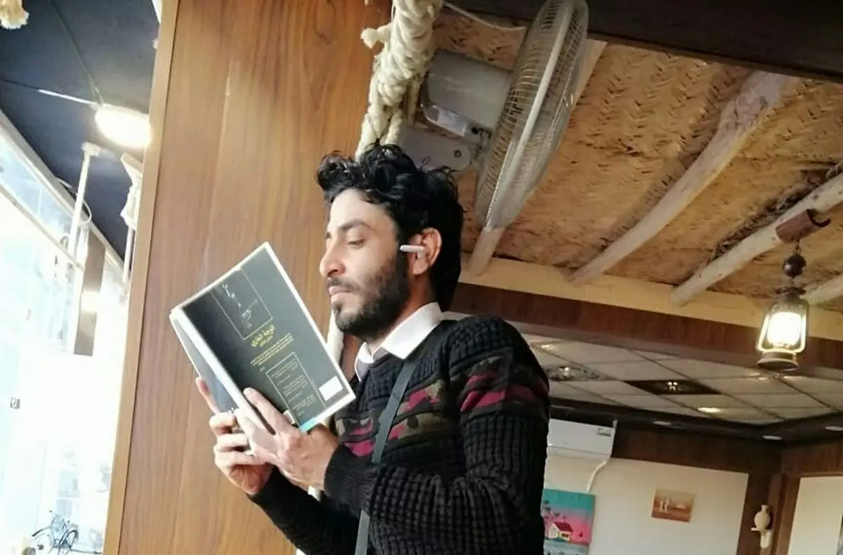 یک شاعر عراقی به دلیل قطع سخنان یکی از شیوخ امارات، زندانی شد

