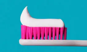 قبل از صبحانه مسواک بزنیم یا بعد از آن؟