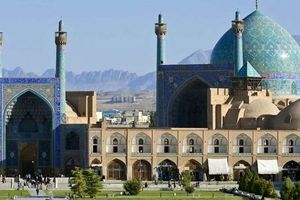 ترک بر گنبد و ستون‌های مسجد جامع اصفهان/ نقش‌جهان فرومی‌نشیند