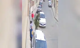 خفت‌گیری از یک پیرزن در شهرک قائمیه اسلامشهر تهران/ ویدئو