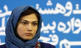 سفر در زمان؛ تیپ و ژست «لادن مستوفی و فرهاد آئیش» روی صحنه تئاتر؛ 12 سال قبل