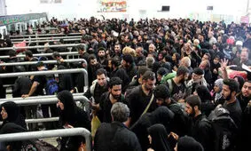 ازدحام جمعیت در گرمای مهران/ ویدئو