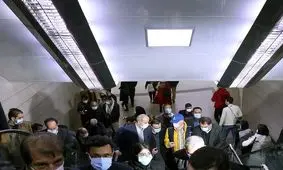 مصدومیت ۷ نفر بر اثر سقوط از پله برقی در متروی تهران